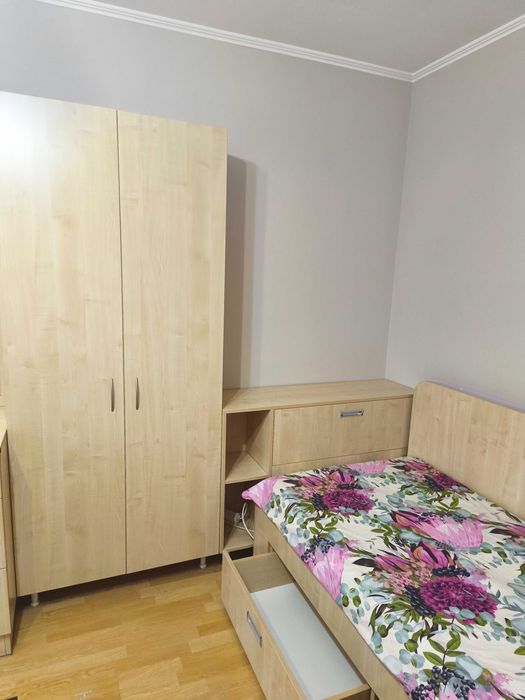 Мебели - комплект от легло 2 гардероба и шкаф за стена