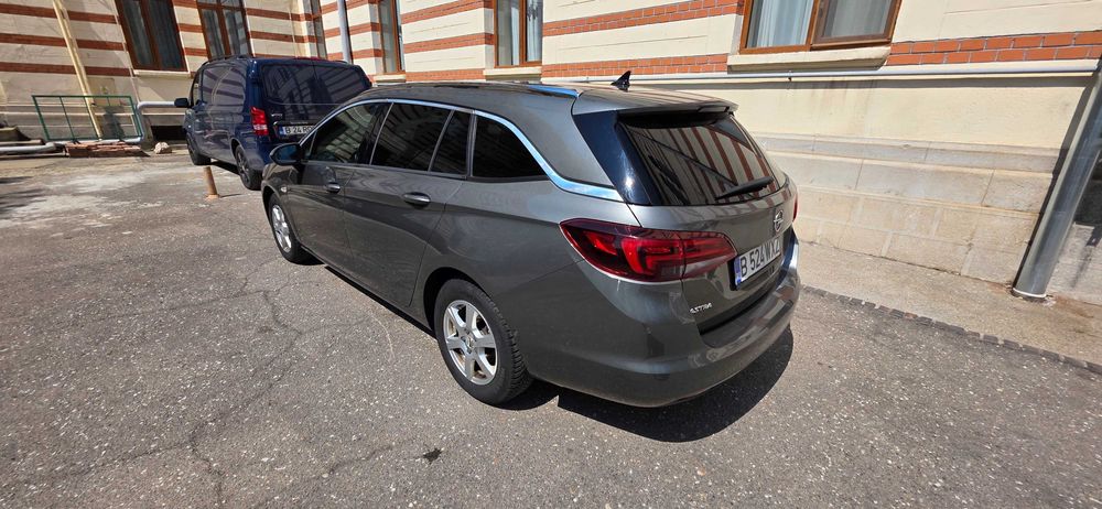 Vând Opel Astra 2020 Sports Tourer automată,  1.5 diesel, 111.000km reali, 122