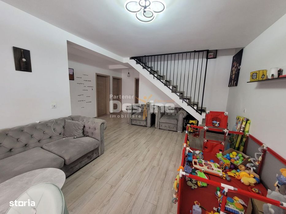 Casa LUNCA CETĂȚUII, 3 camere, decomandat, mansarda + parcare