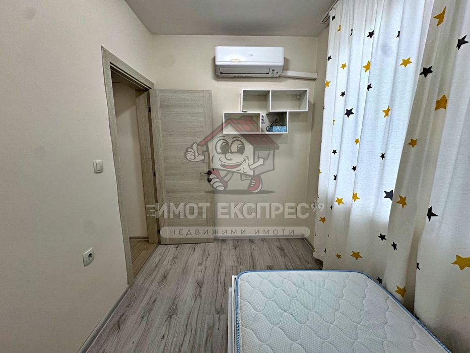 Тристаен обзаведен апартамент, под наем, за първи наематели, до гарата