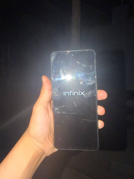 Infiniks 40 pro б/у