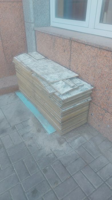 Бесплатно отдам ламинат