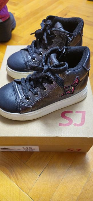 Ghete negre fetite marimea 25 !