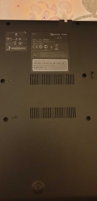 Лаптоп Packard Bell  15.6" с зарядно –само 65 евро