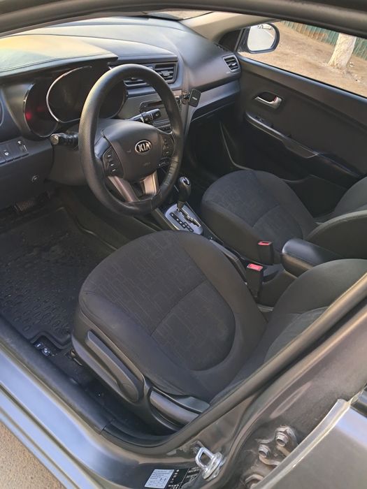 Kia Rio 2014г  1.6 бензин