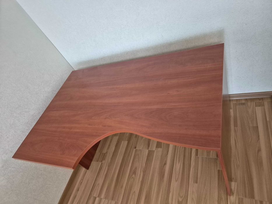 Стол письменный, большой