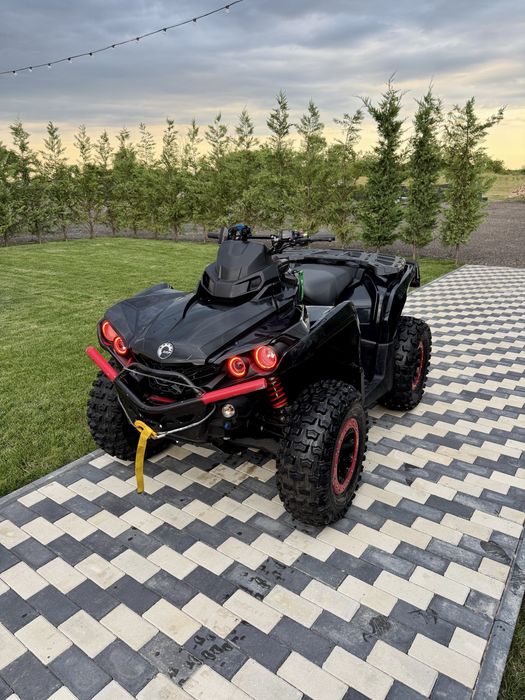 Can am outlender 1000R.