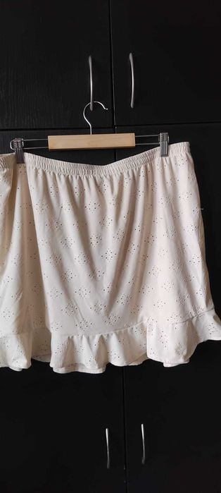 Fusta de vara ,scurta ,noua L/XL