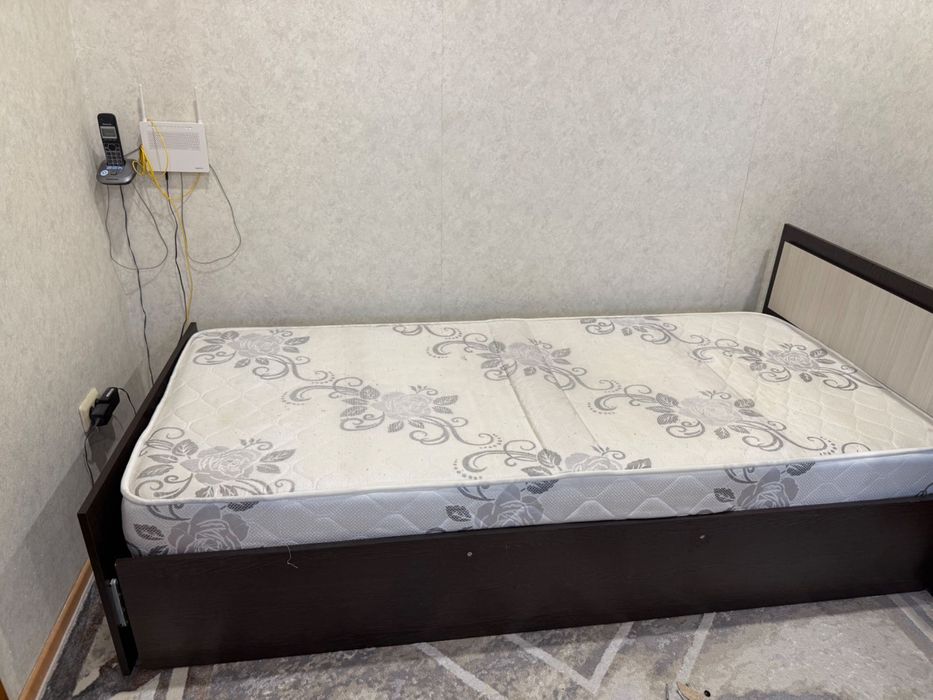 Продам мебель: Шкаф,кровать