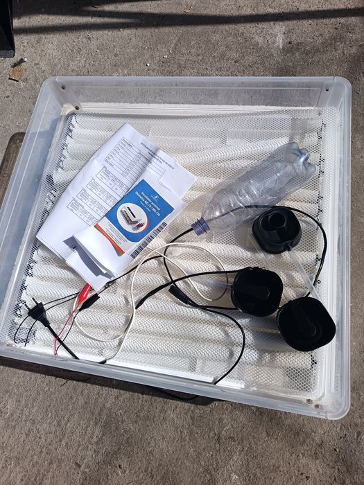 Incubator profesional automat 130 oua