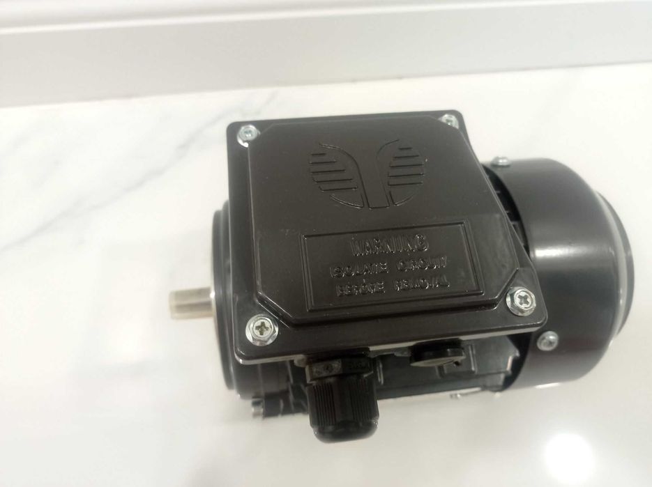 Електромотор 0.12 kw.