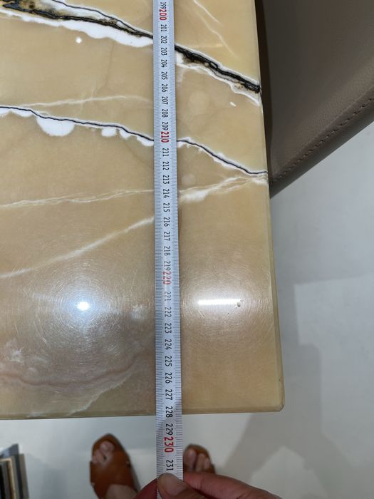 Стол из натурального камня