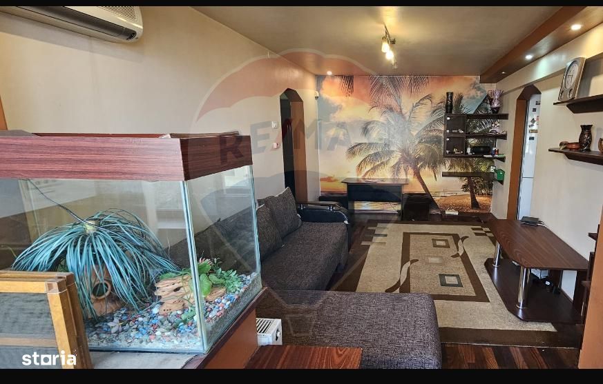 De vanzare apartament 3 camere, Comanesti.