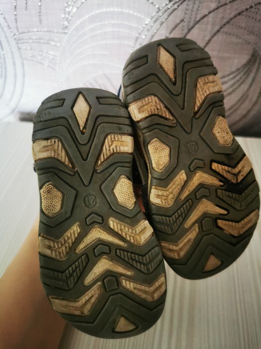 Продам новые сандали