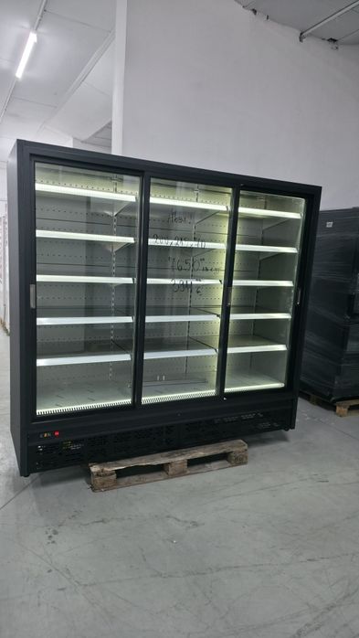 Крайстенна хладилна витрина 215 см