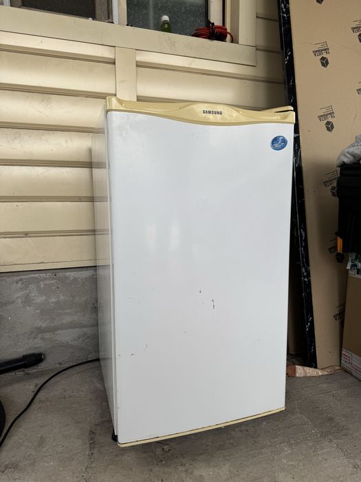 Мини холодильник маленький Samsung