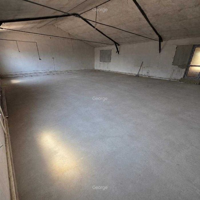 Ofer spre închiriere două hale, fiecare cu o suprafață de 120 m² (12 × 10 m)