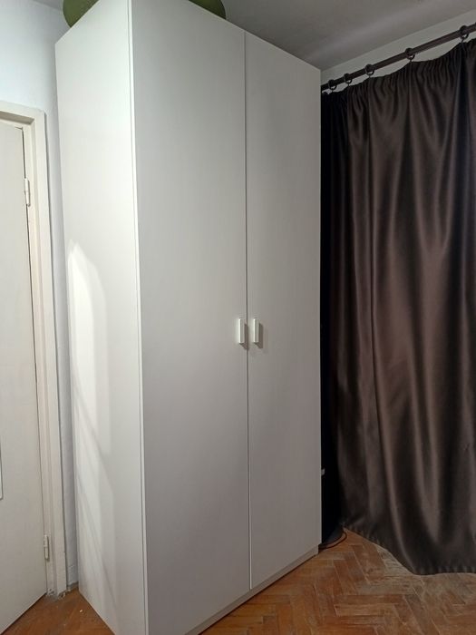 Mobilă Ikea albă foarte bună