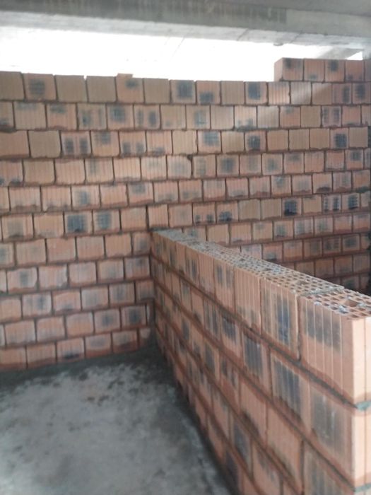 Firma de construcții DAMI COM CONSTRUCT SRL