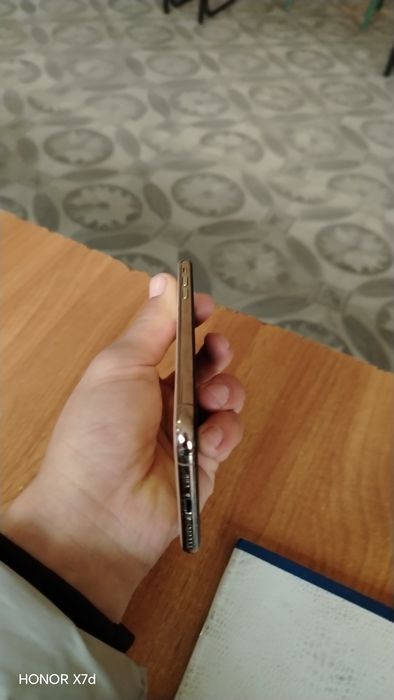 Iphone xs holati yaxw