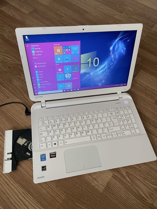 Laptop Toshiba Salellite Slim intel core i5,Display 15,6 inch led.4gb ram ddr3,,Windows 10 Pro,320gb m.,Nu funcționează 3 taste A,B,N.