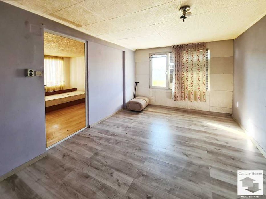 120354 Къща с просторен двор и кладенец в с. Драганово