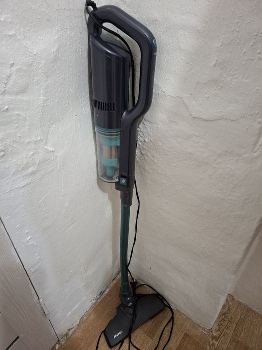 Пылесос вертикальный