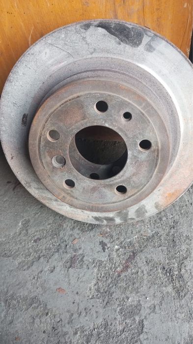 Продам два тормозных диска бмв е34 оригинал