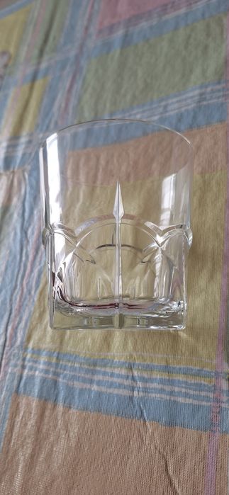 Чаши за уиски Pasabahce поставка за торта Pasabahce и чаши за вода