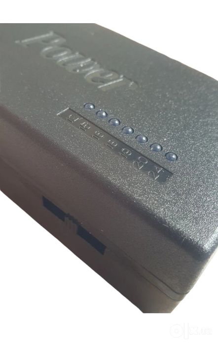 Universal noutbuk zaryadlovchi adapter.