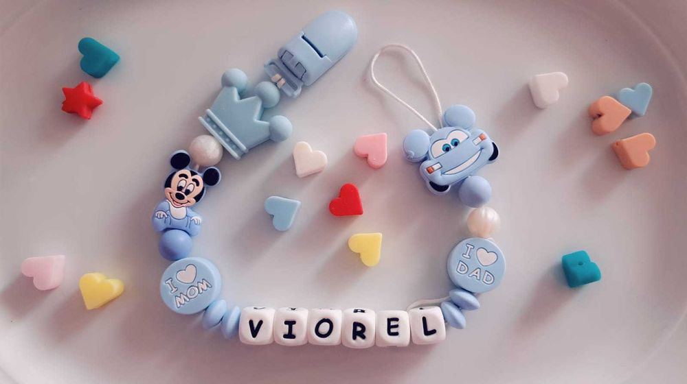 Lănțișoare de suzetă personalizate –  100 lei