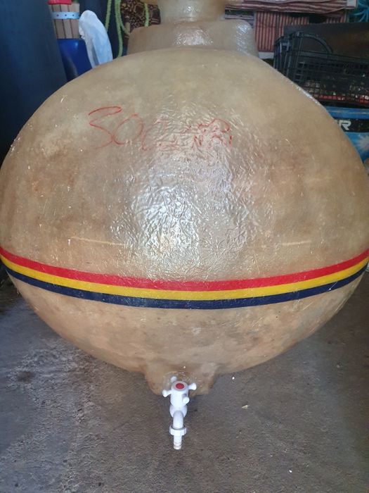 Vând diverse pentru vin..