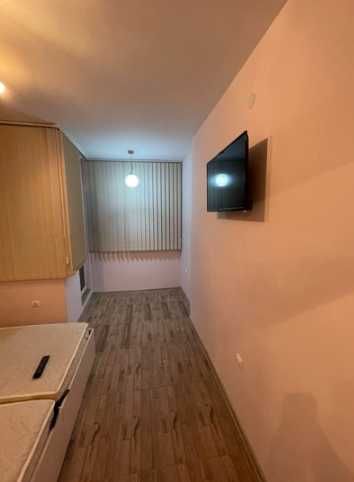 Дава се под наем Двустаен апартамент в София, Студентски град - 55 кв.м за 425 € - Снимка #2