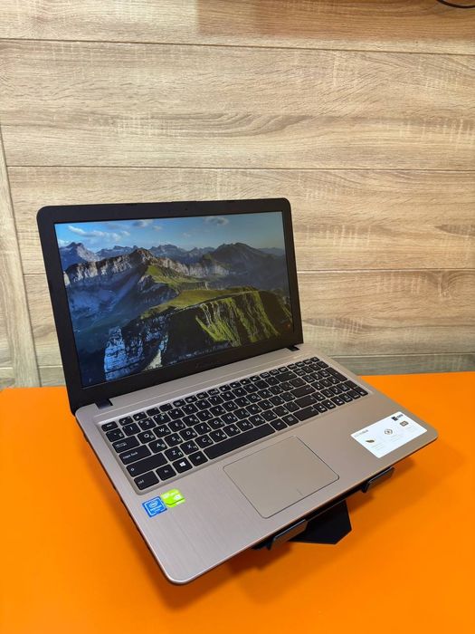 Ноутбук  Asus Vivobook 


Модель Asus Vivobook