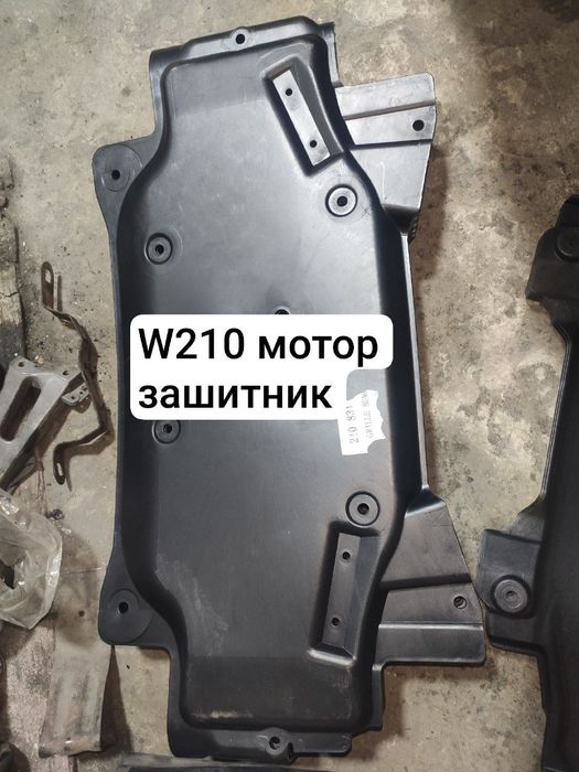 Мерседесга 202 210  кузов эхтиёт қисмлари сотилади. Люкли том. Эшиклар