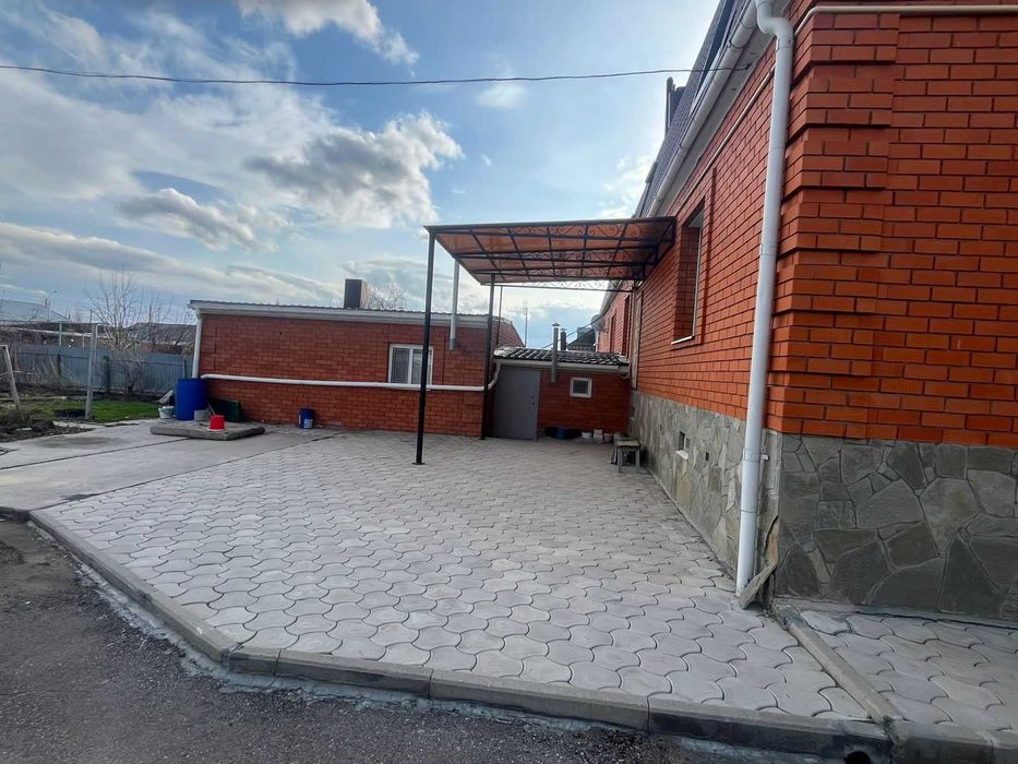Продается коттедж на северо-западе.