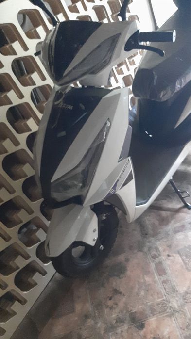 Продам скутер новый