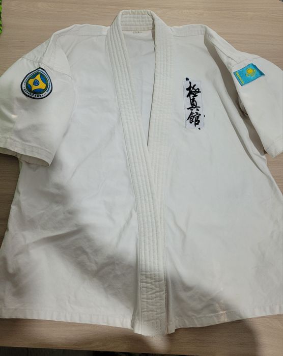 Продаю кимоно,шлем,накладки.