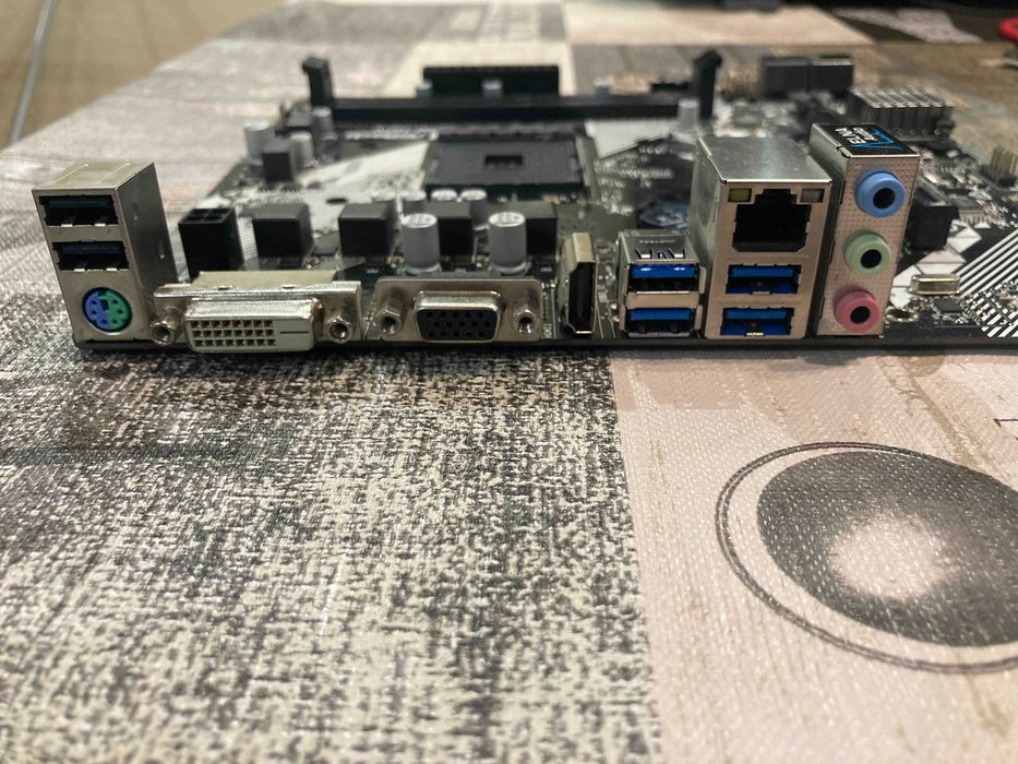 Дънна платка Asrock B450M-HDV R4.0 AM4