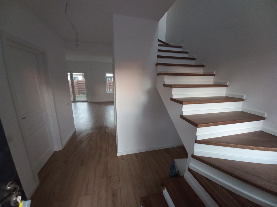 Vila/Casa Pantelimon LebadaLac Ilfov Pantelimon • OLX.ro