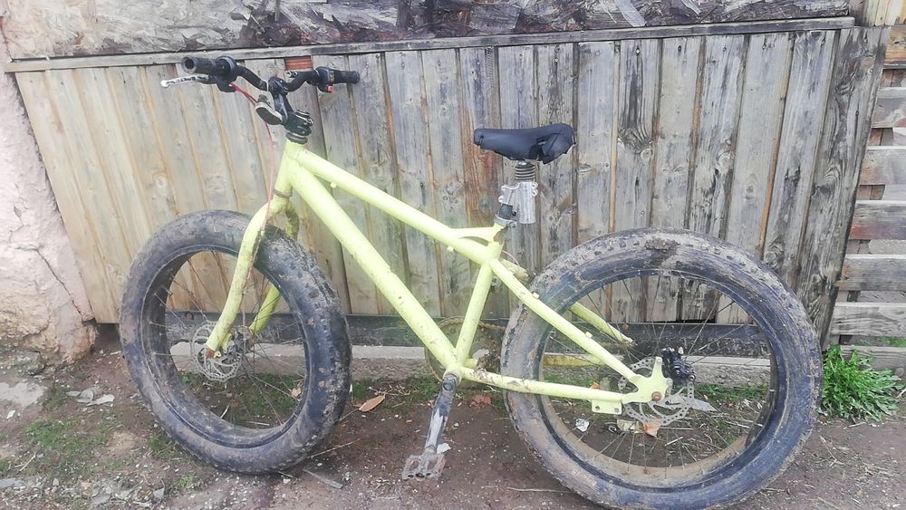 Bicicleta cu roti groase preț 400 lei neg