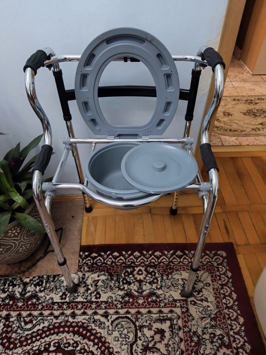 Scaun toaleta pentru adulți