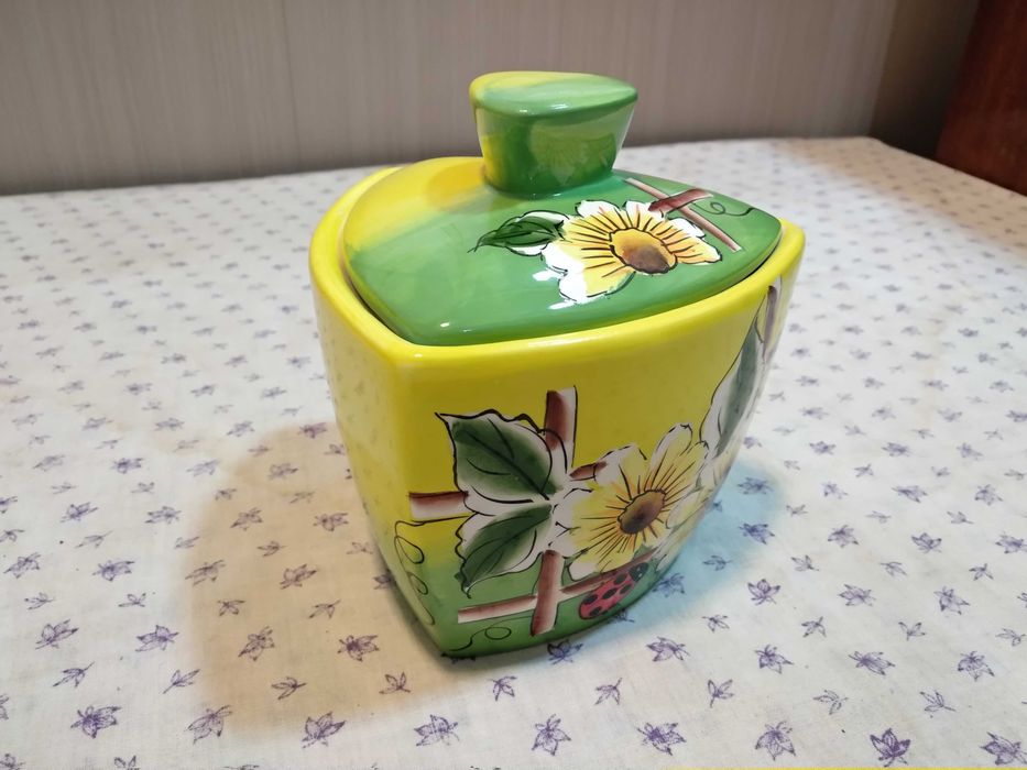 Сахарница, декоративная.