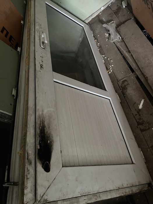 Пластиковые двери