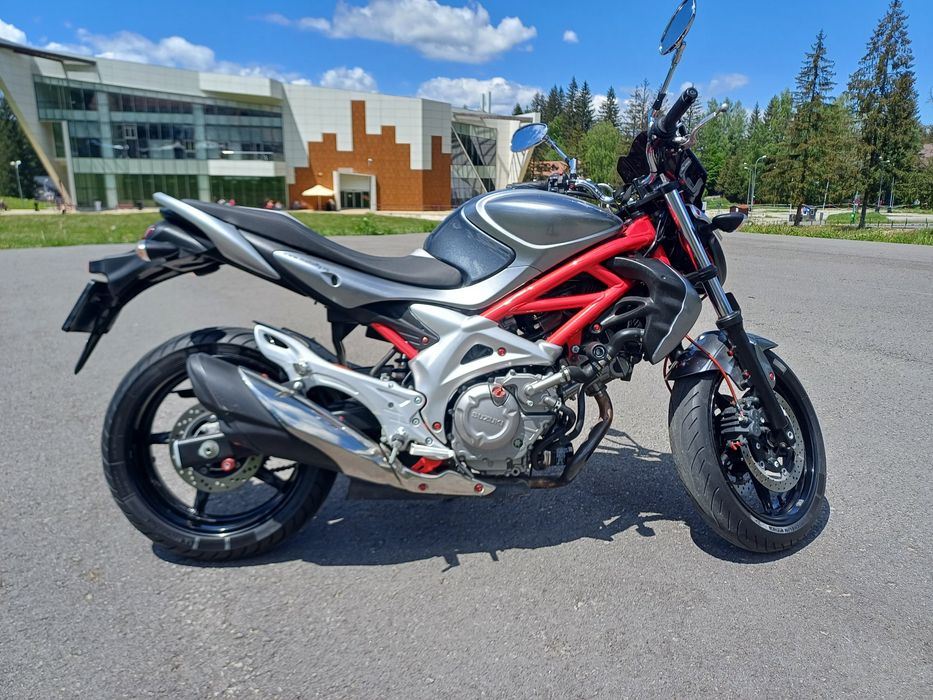 Suzuki Gladius Sv650,km 9430,bonus geaca moto!