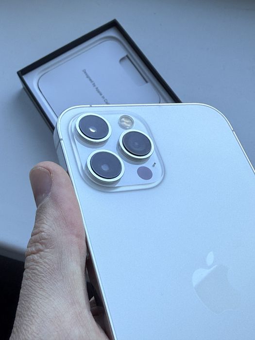 iPhone 12 Pro Max 256 gb в белом цвете