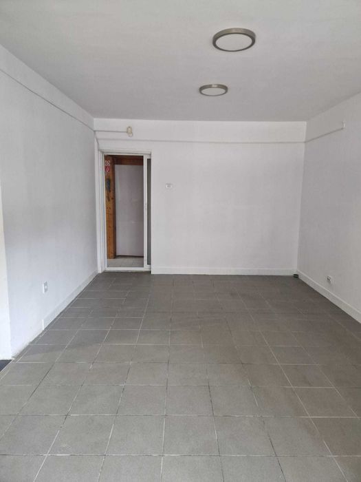 Spatiu Comercial De Inchiriat