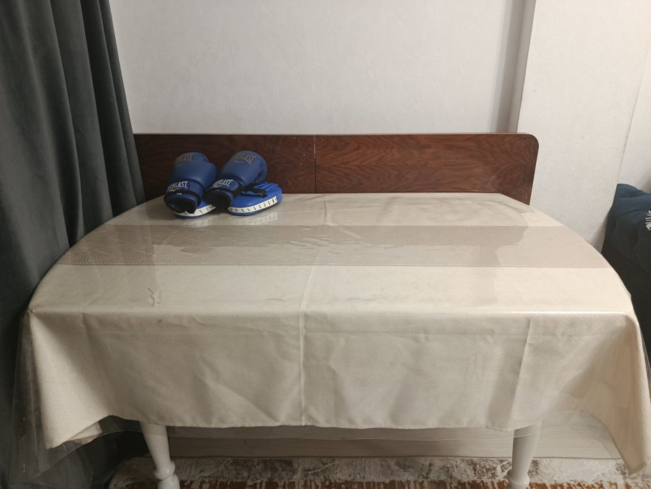 Продам стол 200см