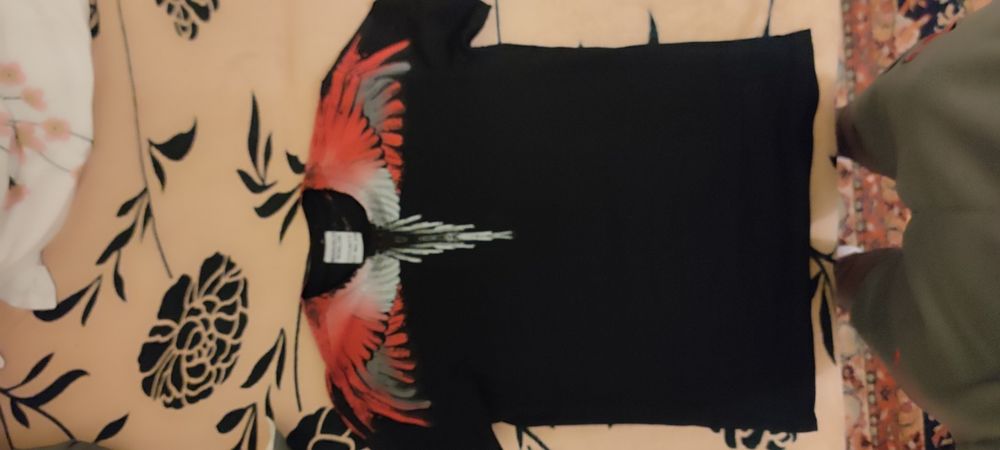 Vând tricou Marcelo Burlon