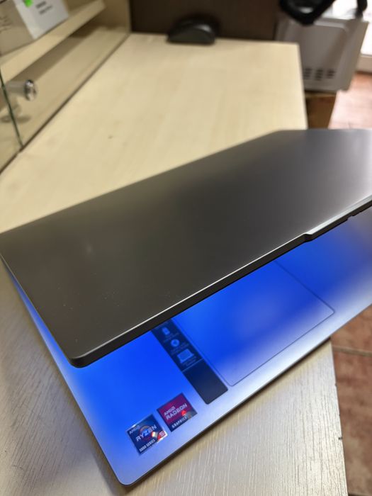 Lenovo IdeaPad Slim 3 15ABR8